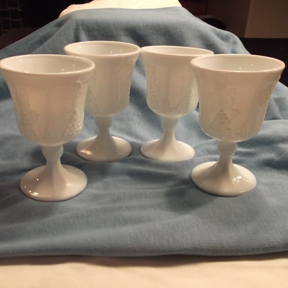 Vintage Fostoria Colony Grape Harvest White Milk Glass Goblets